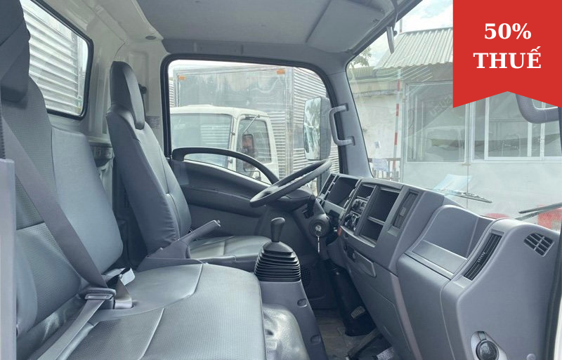 XE TẢI ISUZU 2.7 TẤN THÙNG KÍN QKR270 EURO5