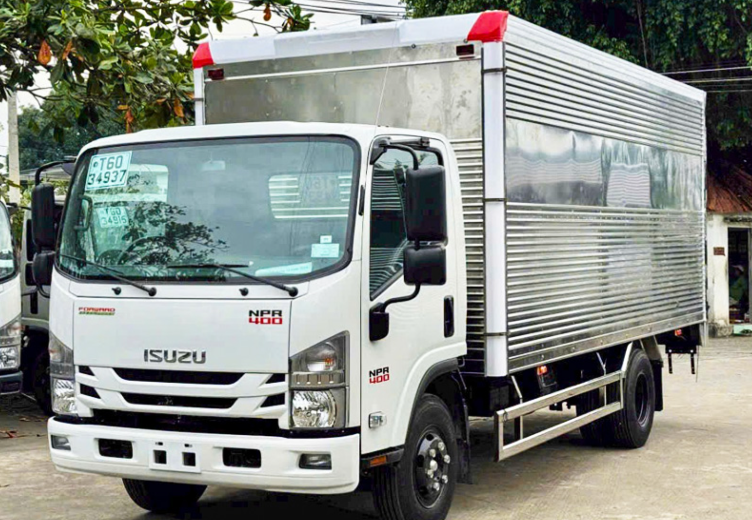 XE TẢI ISUZU 3.5 TẤN 3T5 NPR400 THÙNG KÍN