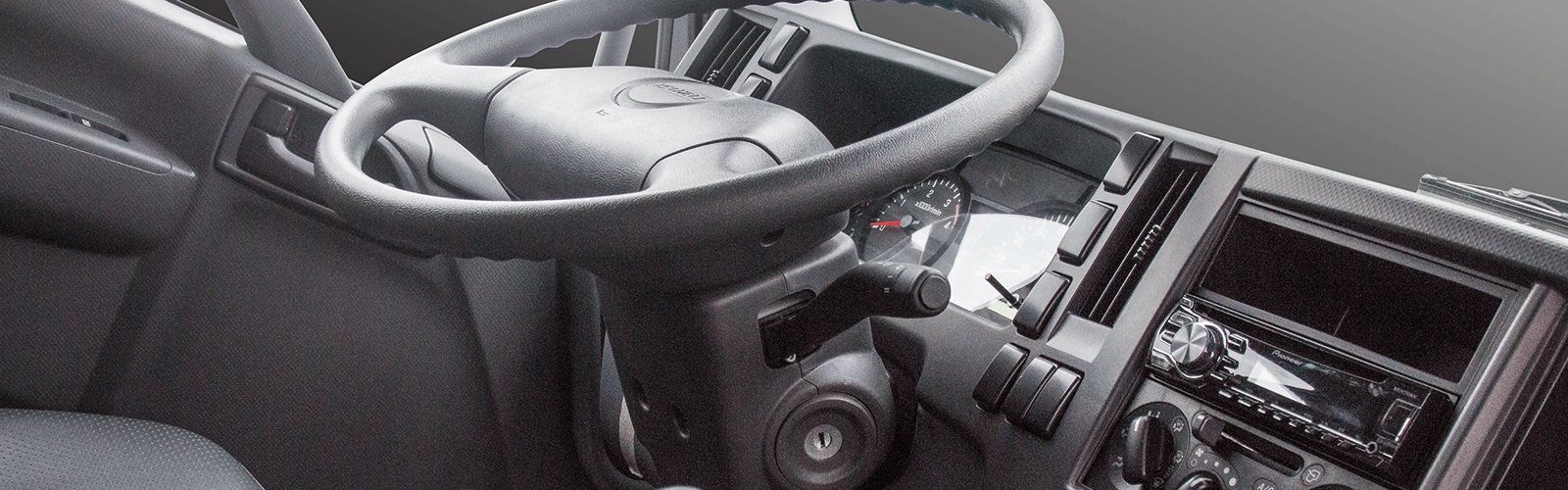 Xe tải Isuzu 5 tấn thùng 5,7m NQR550