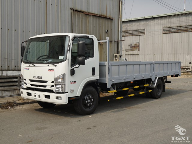 Xe tải Isuzu 5 tấn thùng 5,7m NQR550